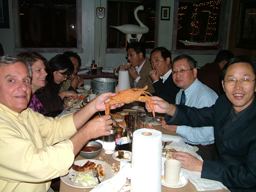 Photo of Anhui Chinese Delegation and MDE staff at dinner